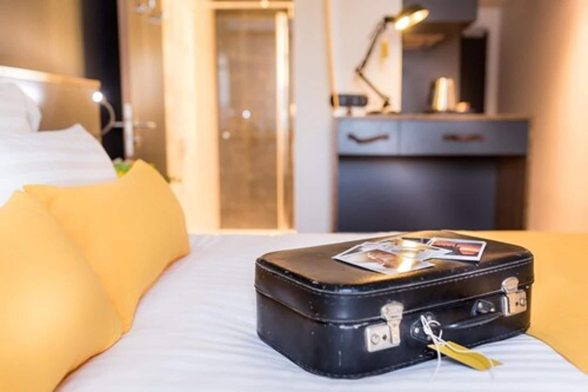 Best Western Plus Suitcase Paris La Defense Буа-Коломб Екстер'єр фото